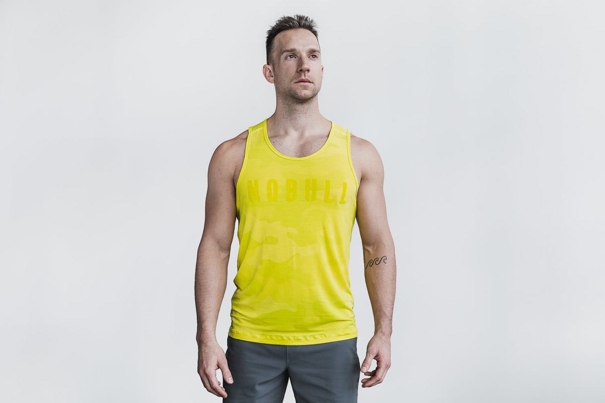 Nobull Neon Men's Tank Tops Yellow Camo | Australia (BP8604)